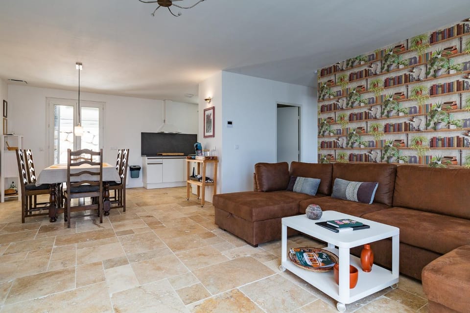 Property building, Living room