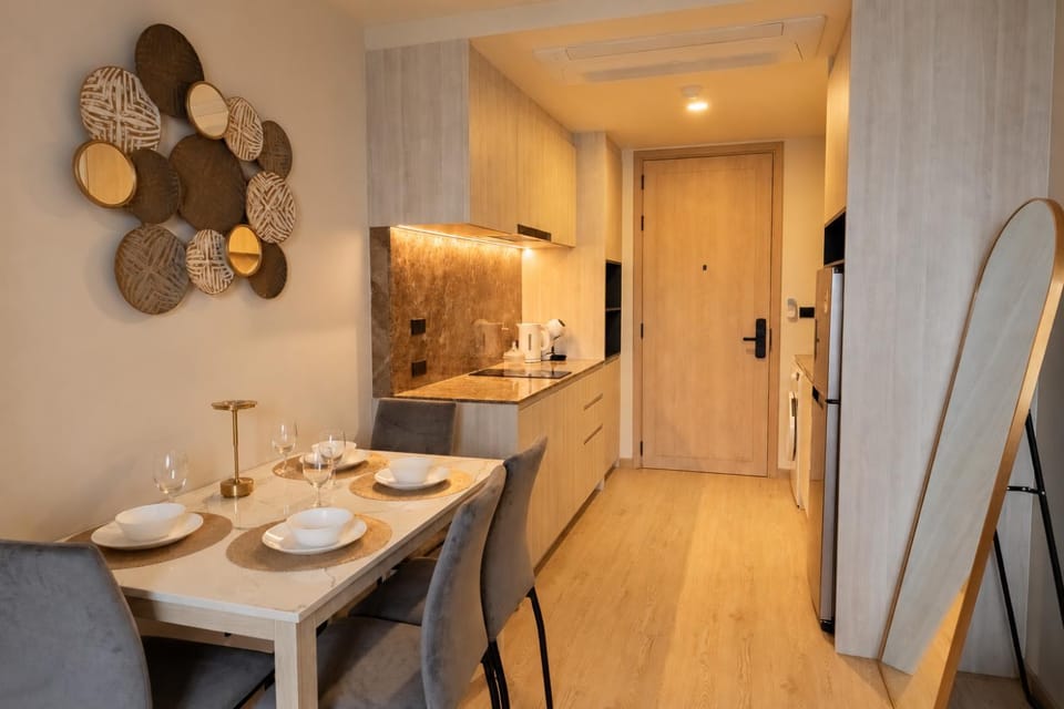 Living room, Seating area, kitchen