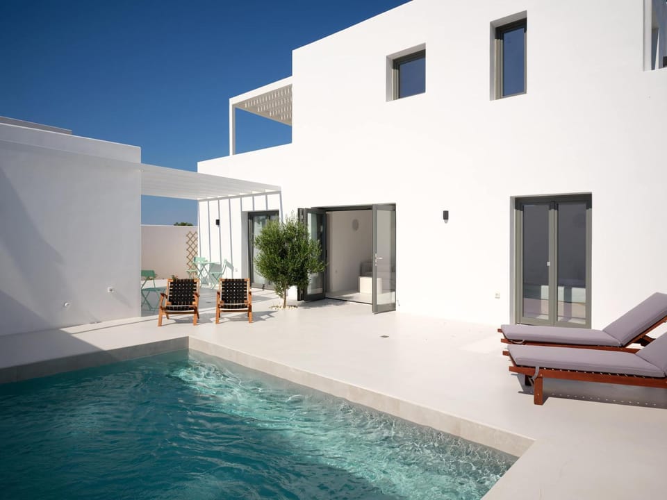 Property building, Swimming pool