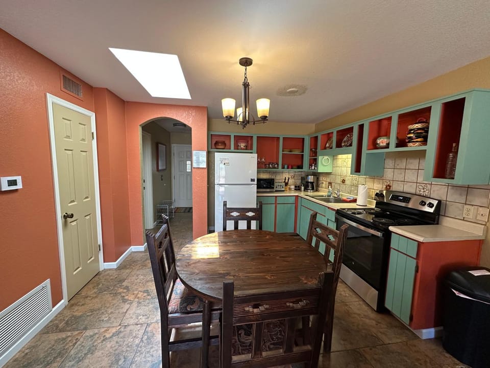 Cozy Cactus Inn Bed and Breakfast in Village of Oak Creek