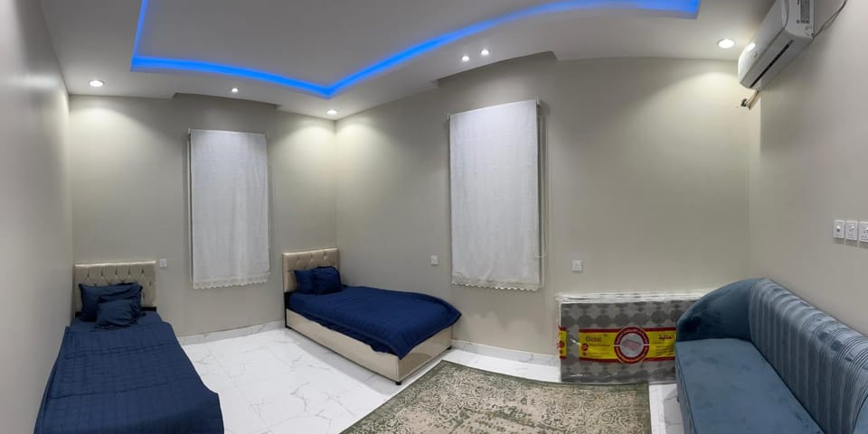 شقة ثلاث غرف نوم ووصالة ومطبخ وحوش مستقل Apartment in Saudi Arabia