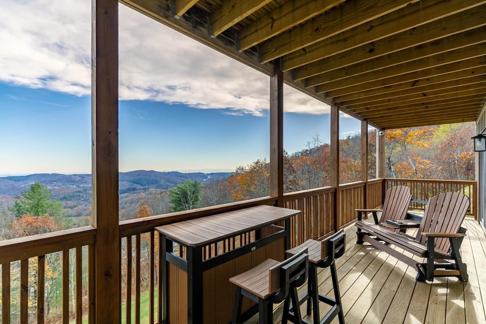 Golden Hours House in Watauga