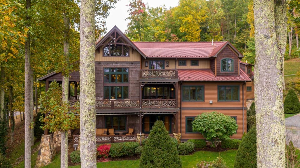 Homestead Lodge at Eagles Nest House in Watauga