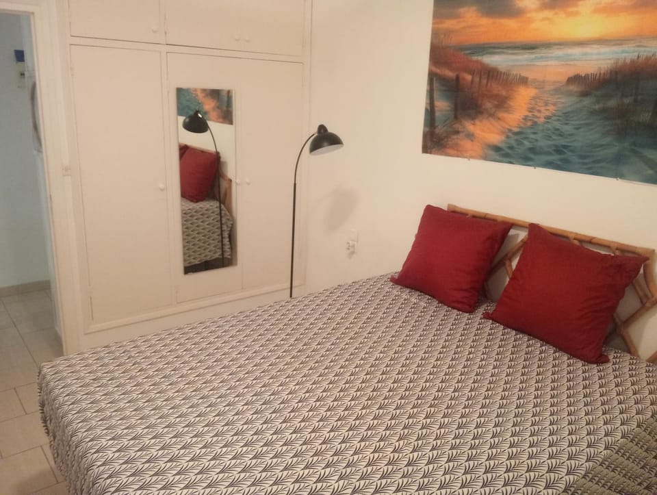 Apartamento a 450m de la playa para 4 personas Apartment in Roses