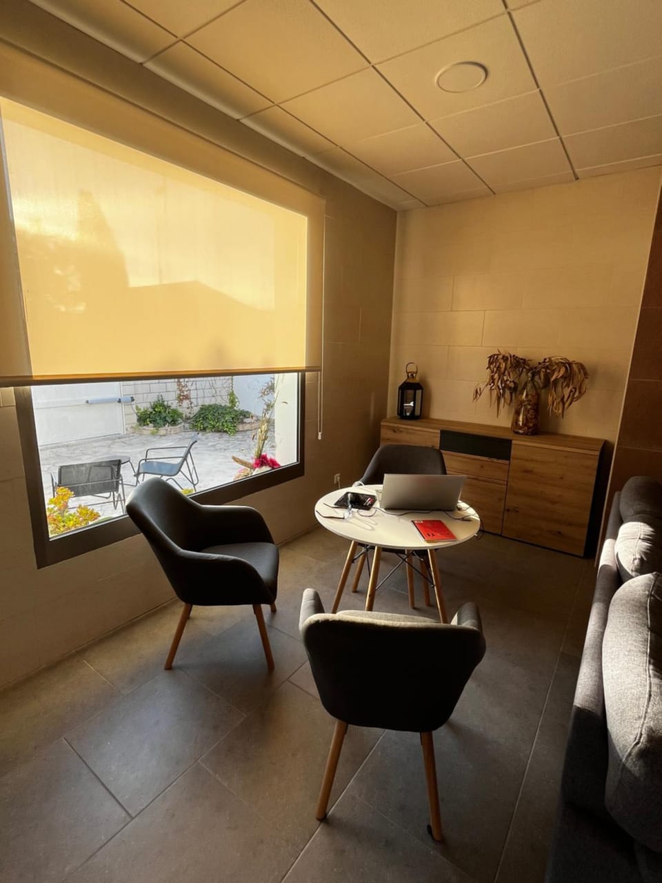Living room, Dining area
