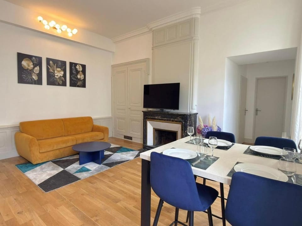 TV and multimedia, Living room, Dining area, heating, internet