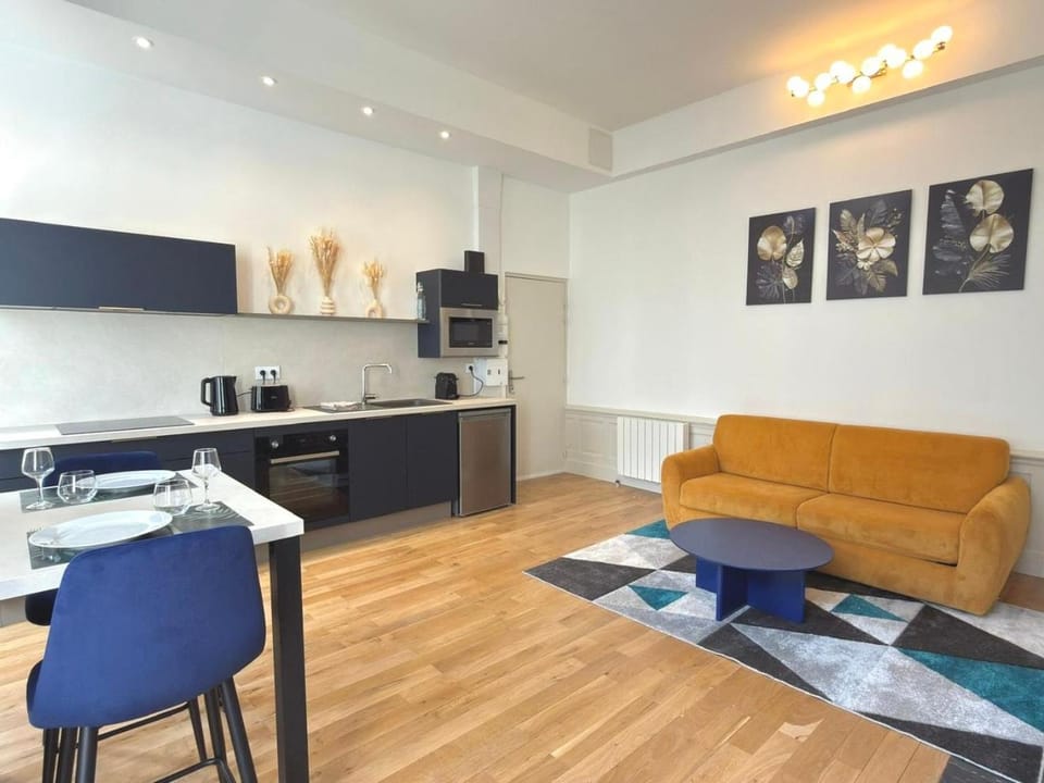 Coffee/tea facilities, Living room, Meals, heating, internet, microwave, oven, toaster