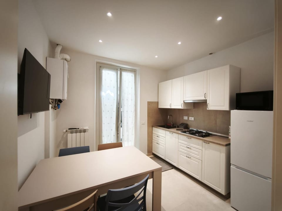 TV and multimedia, Kitchen or kitchenette, oven, stove, air conditioner