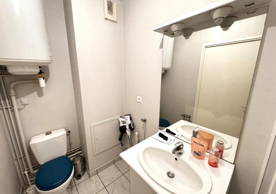 Toilet, Bathroom
