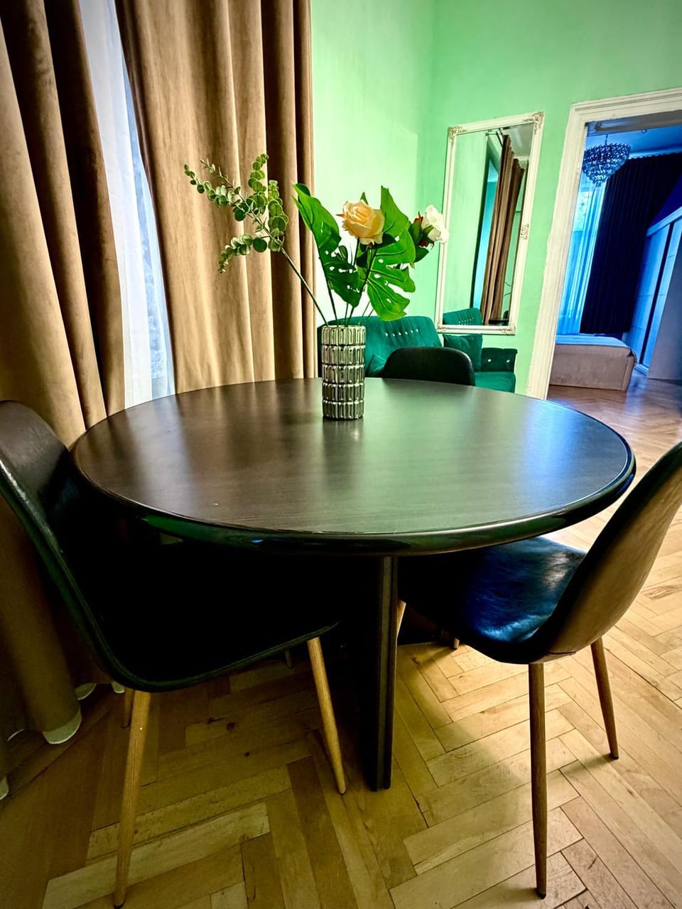VVS Green Old Town Apartment in Bucharest