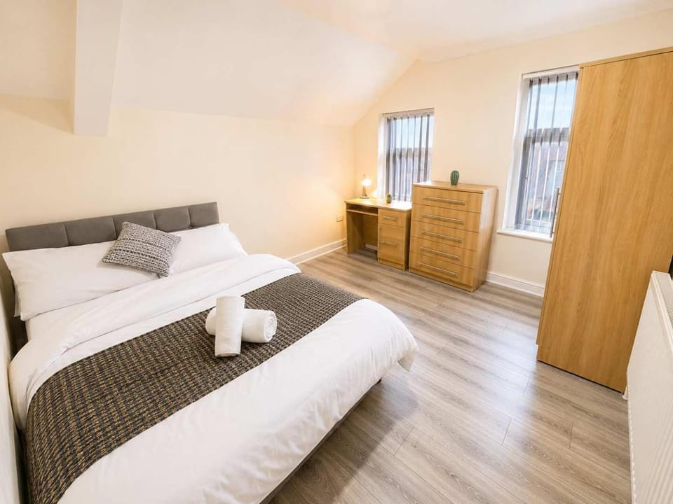 Bed, Photo of the whole room, Bedroom, wardrobe