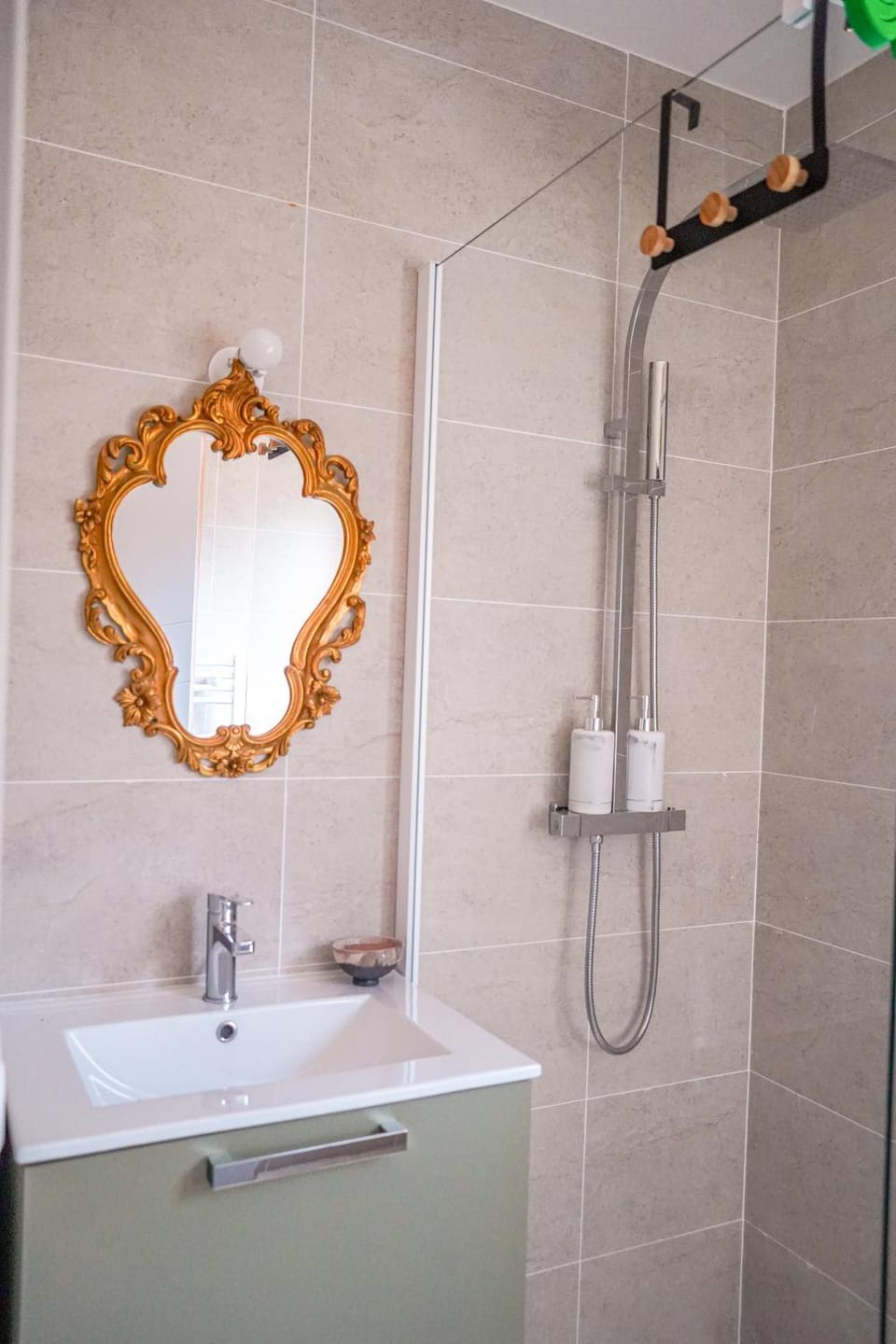 Suite neuve proche Arena et Bordeaux Centre Bed and Breakfast in Bordeaux