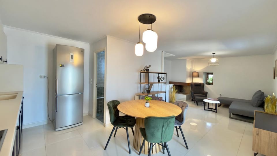 Living room, Seating area, kitchen