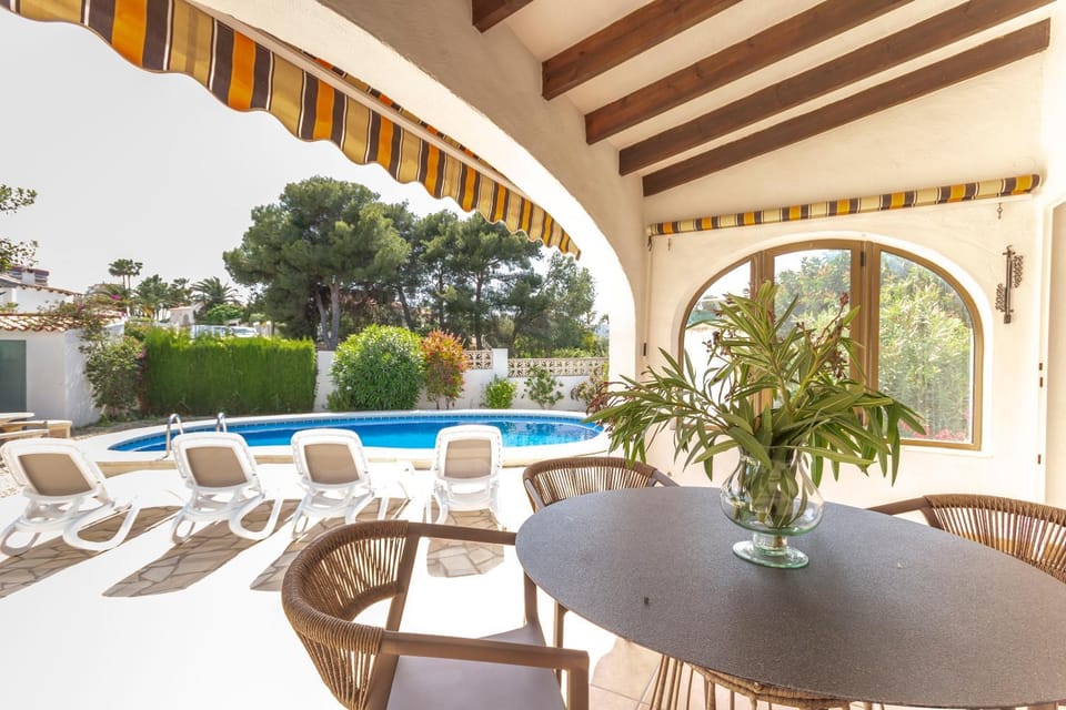 Patio, Day, View (from property/room), Seating area, Dining area, Pool view, Swimming pool, Swimming pool, sunbed