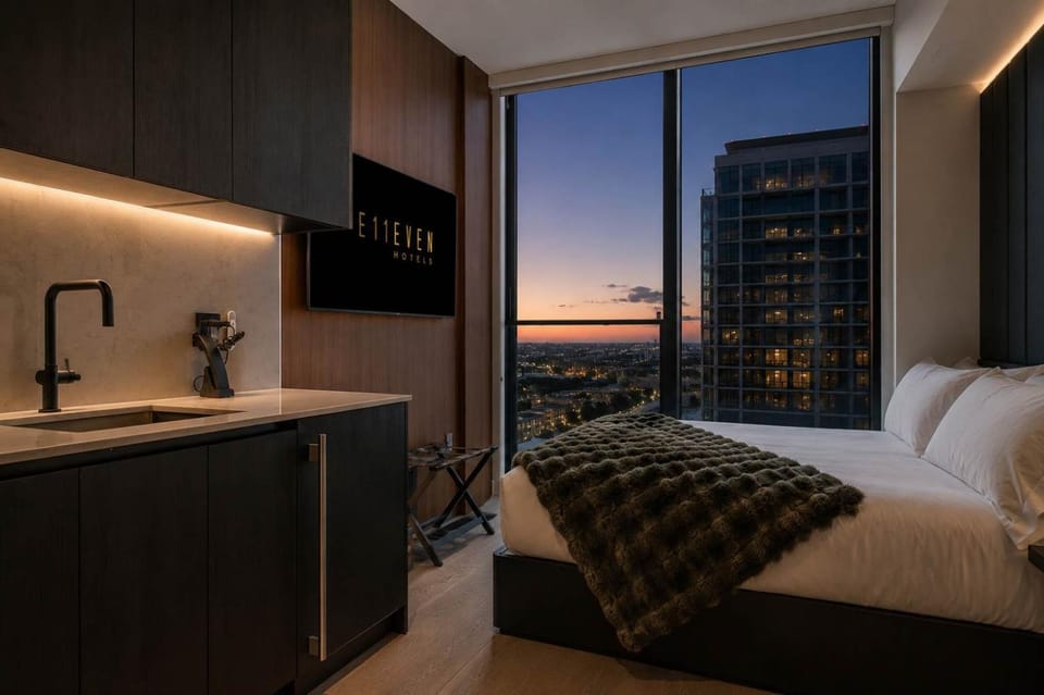 Luxury E11EVEN Residence Pool Beach Club & Gym House in Miami