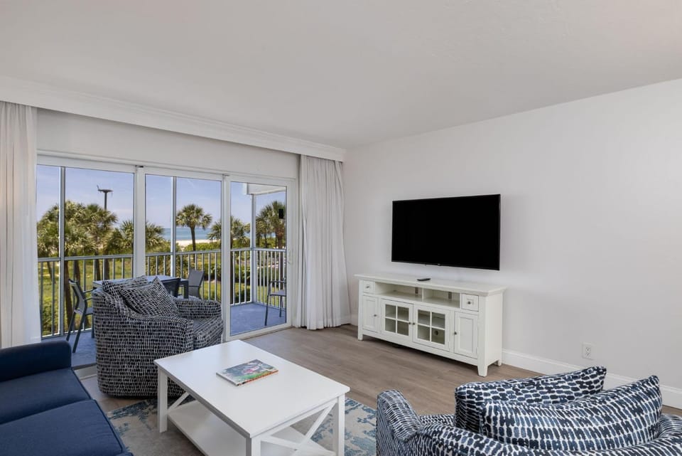 Beach Villa 2323 - Captiva One Bedroom Deluxe Beachfront Residence House in Sanibel Island