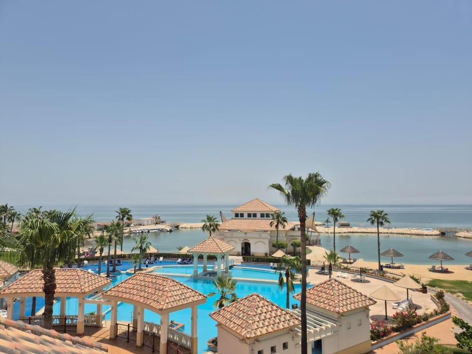 Pool view, Swimming pool