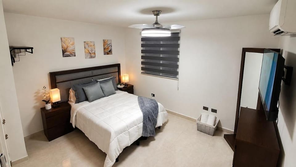 Bed, Photo of the whole room, Bedroom, internet, wardrobe
