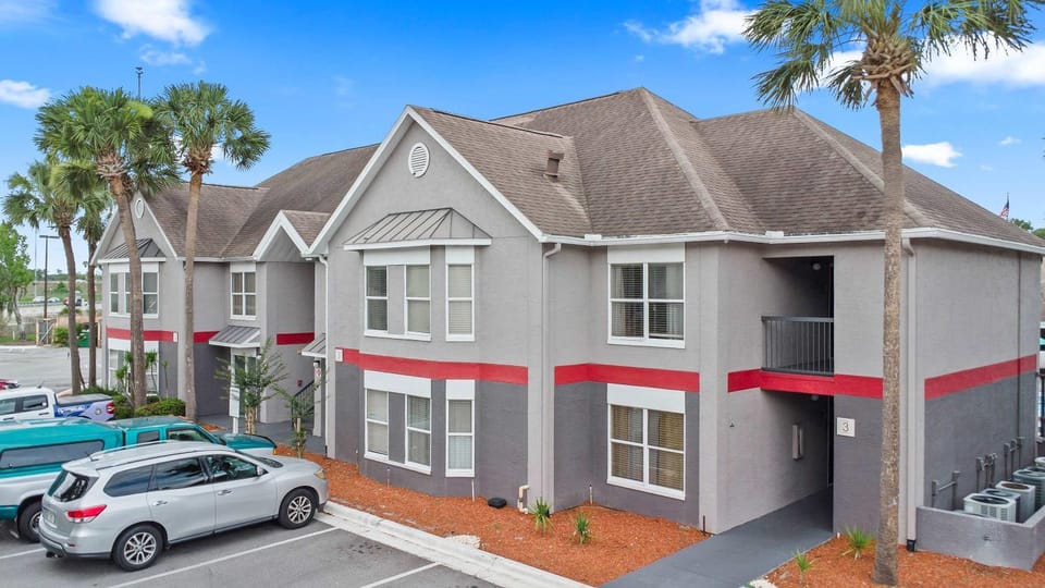 Property building, Street view, Location, Parking