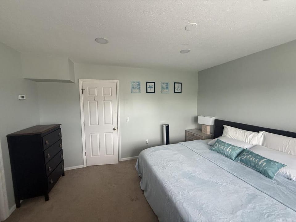 Moana Beach Retreat with a private outdoor shower House in North Myrtle Beach