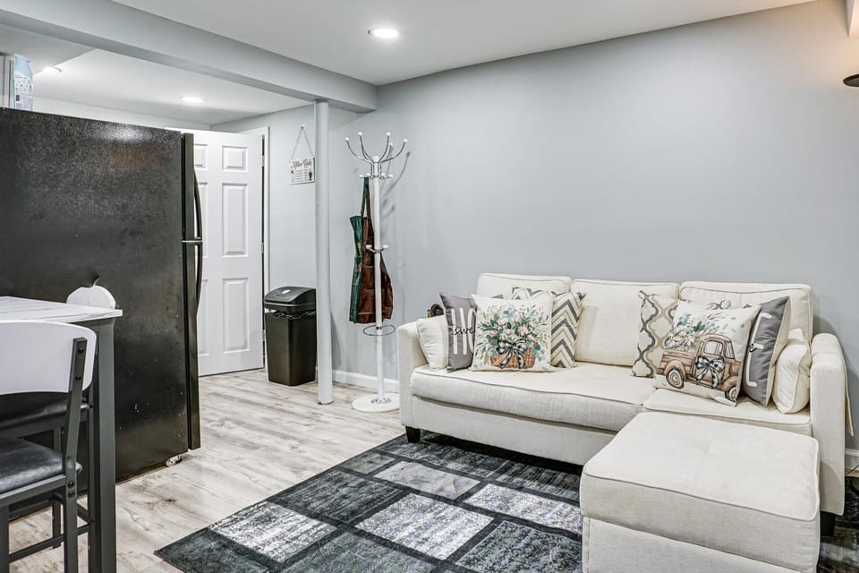 Work & Play in Baldwin! Cozy Apartment w/ Grill Apartment in Baldwin