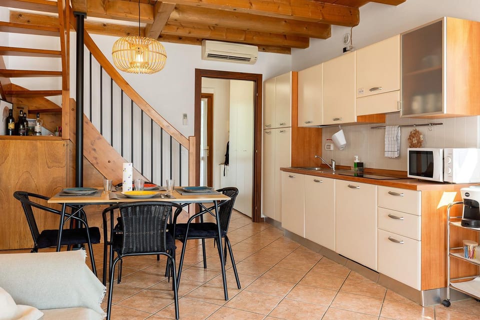 Property building, Kitchen or kitchenette, Living room