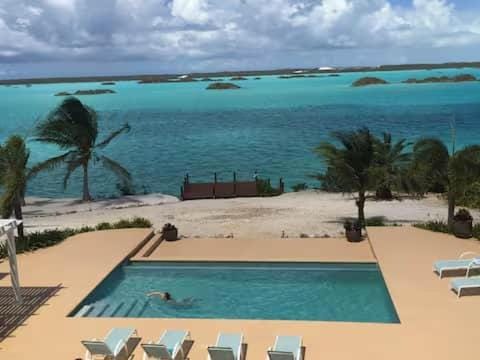 Breezy Palms Villa House in Turks and Caicos Islands