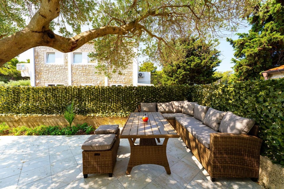 CC Dorry Apartment Pool Apartment in Novalja