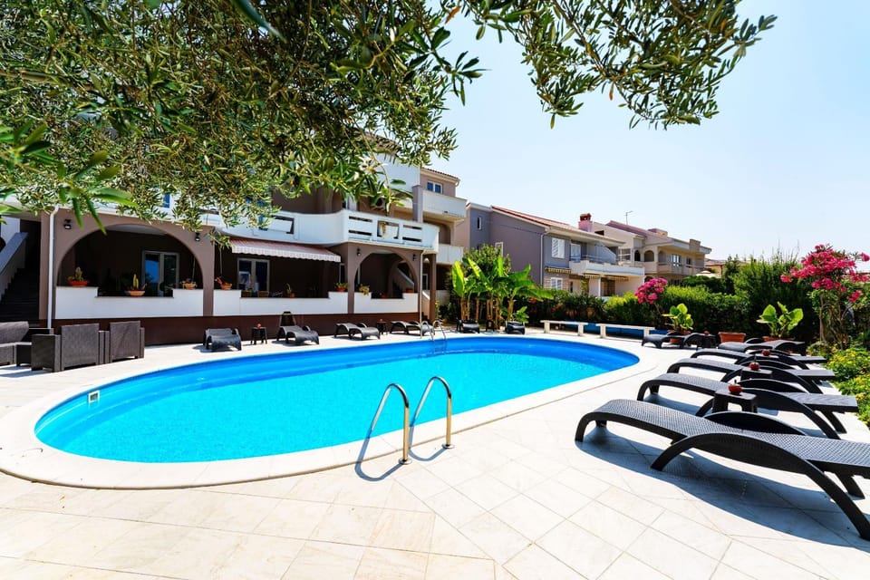 CC Dorry Apartment Pool Apartment in Novalja