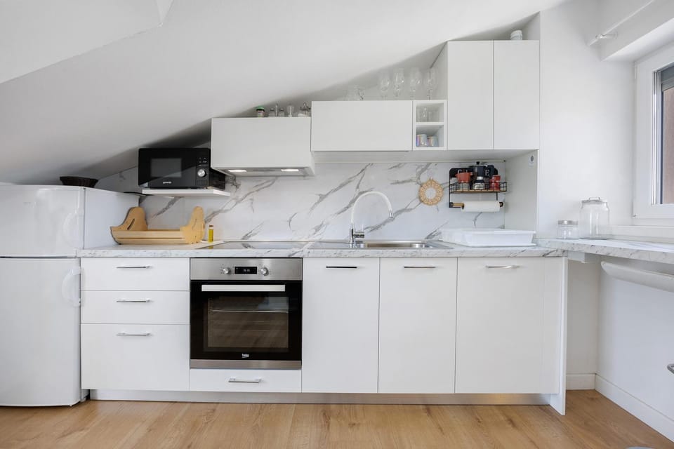 Property building, Kitchen or kitchenette, Living room