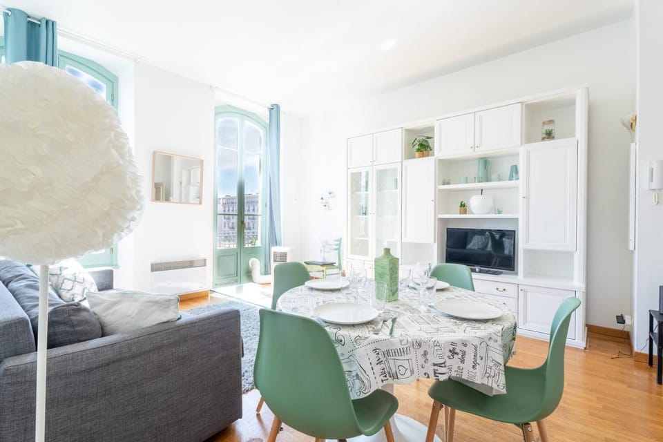 Central Collection Apartment in Nice