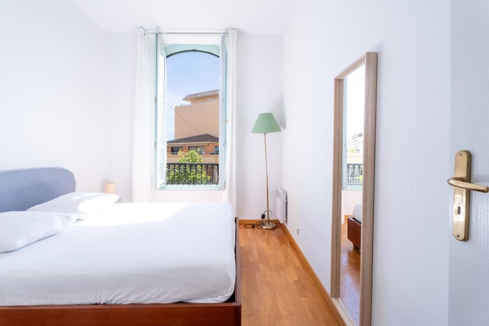 Central Collection Apartment in Nice