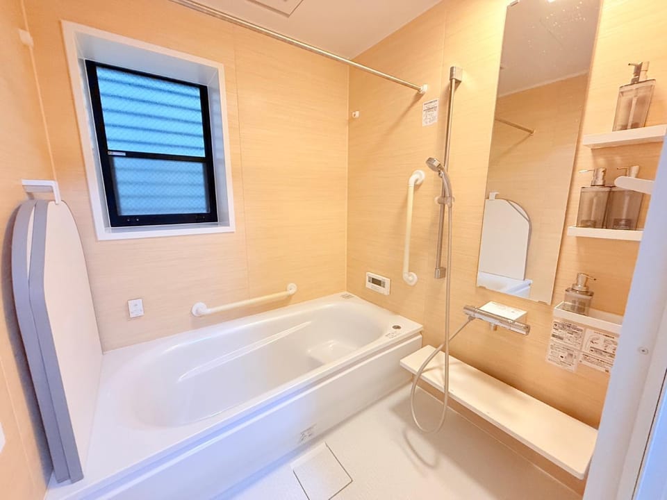 Shower, Bathroom, Bath, towels