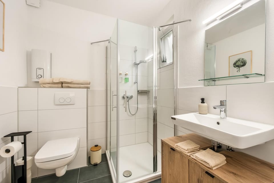 Shower, Bathroom, towels