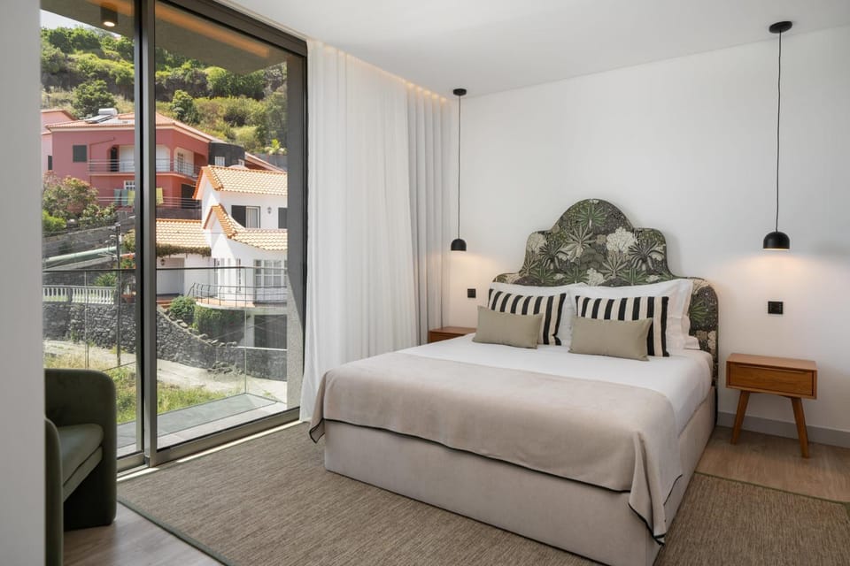Bed, Balcony/Terrace, Photo of the whole room, Bedroom