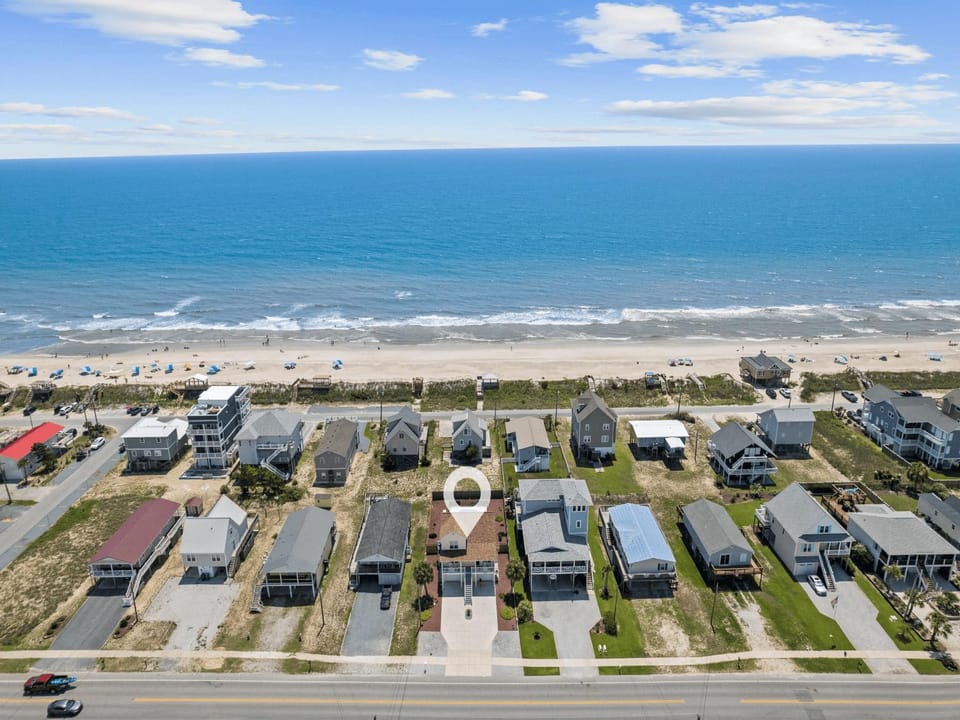 Property building, Neighbourhood, Bird's eye view, Beach, Sea view