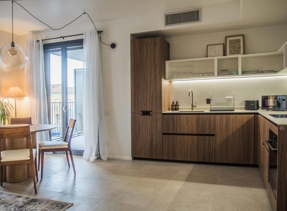 Kitchen or kitchenette, kitchen
