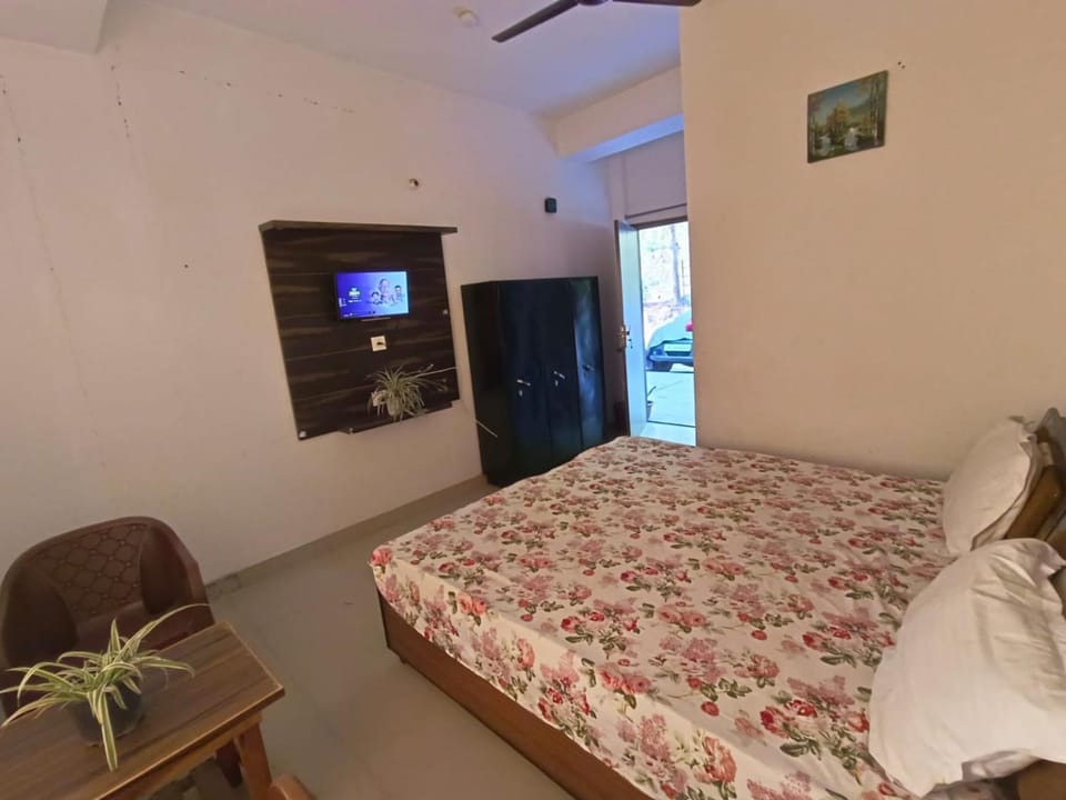 The pine Nest Bed and Breakfast in Himachal Pradesh