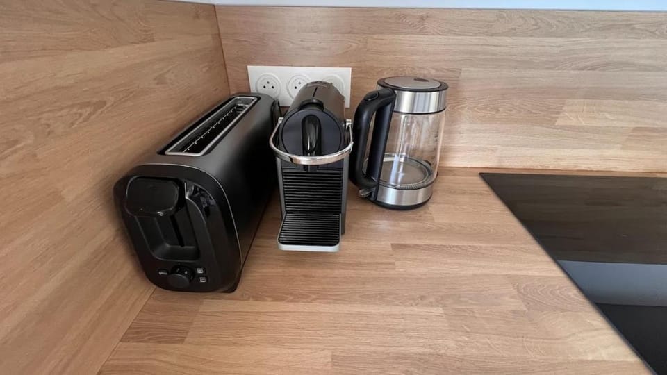Coffee/tea facilities, toaster