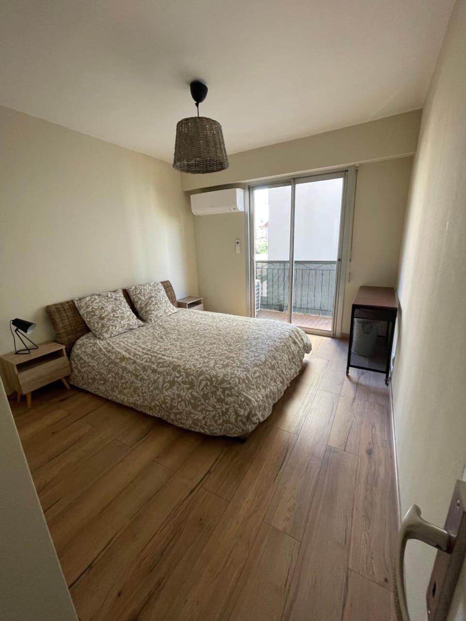 appartement 3 pièces, proche de la plage, climatisé, tramway à proximité Apartment in Nice