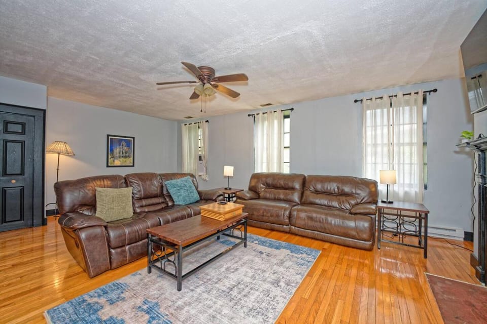 Timelessly Restored 2-Bed Fl 2 Apt @DowntownAlbany Apartment in Albany