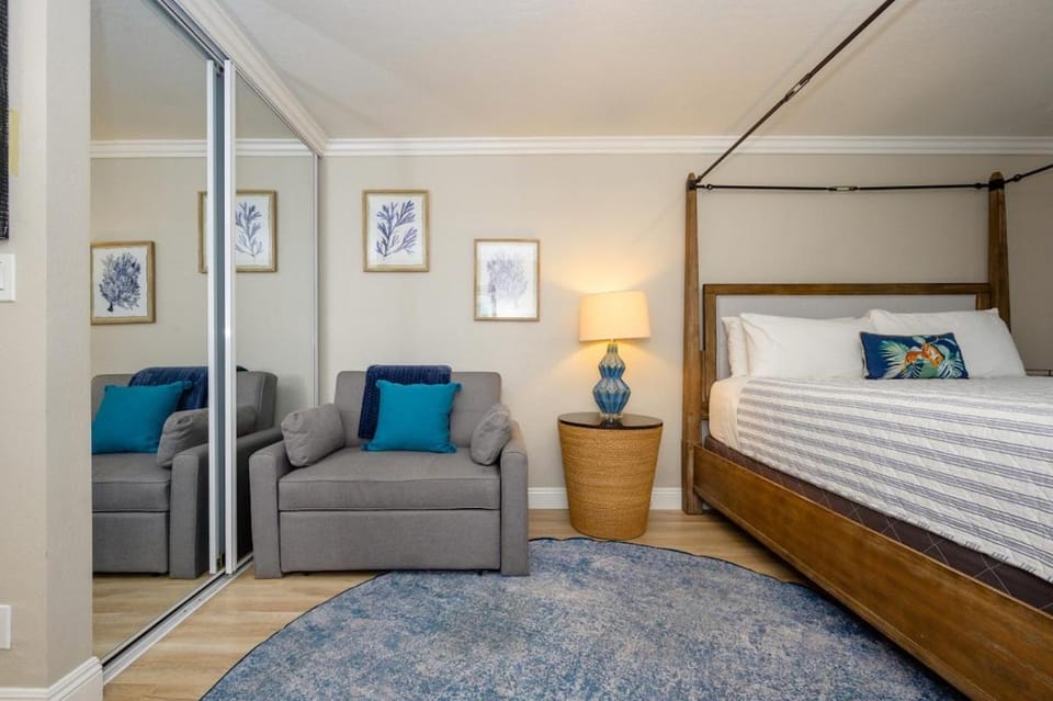 Boardwalk Beach Retreat Walk to Beach Free Parking House in Santa Cruz