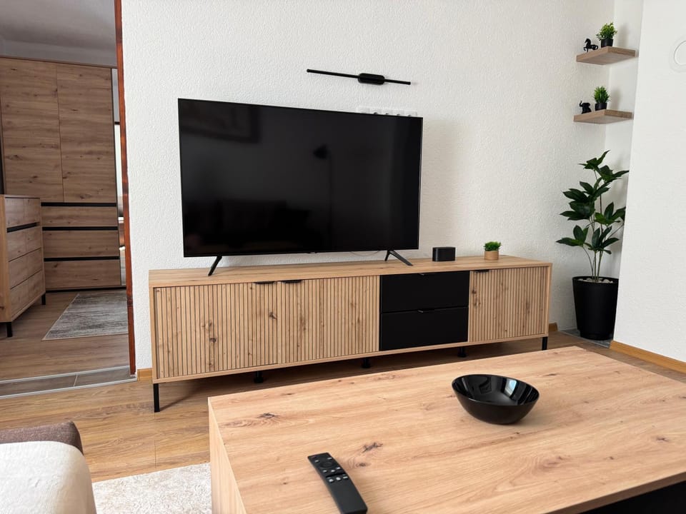 Communal lounge/ TV room, TV and multimedia