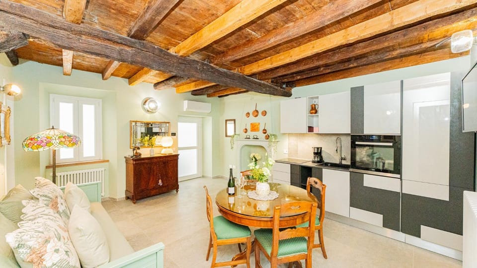 TV and multimedia, Living room, Seating area, dishwasher, stove, kitchen, air conditioner