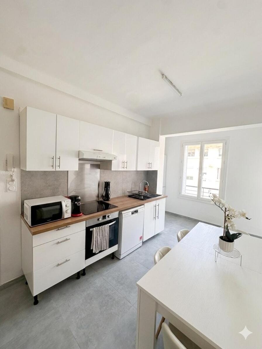 Grand appartement climatisé Marseille Centre Apartment in Marseille