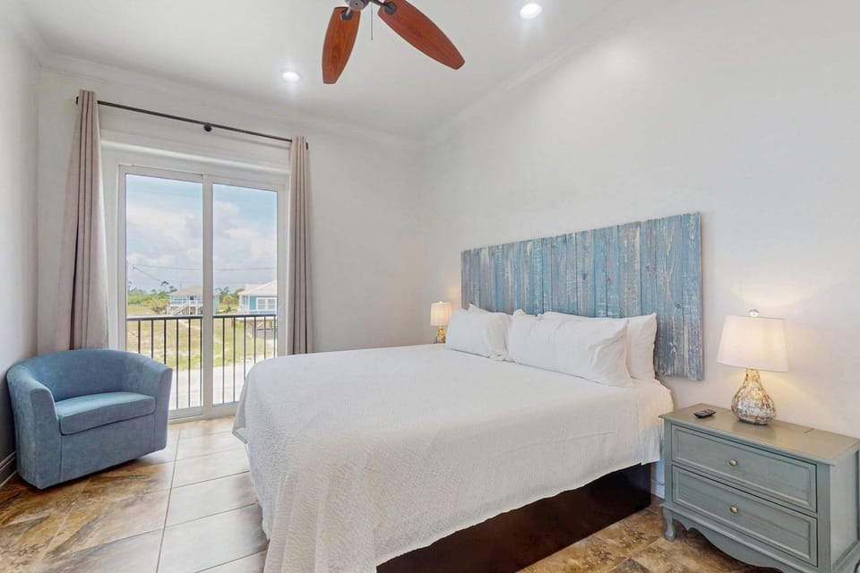 Luxury Beachfront Duplex in Fort Morgan - Pool Elevator and Wedding-Friendly House in Alabama
