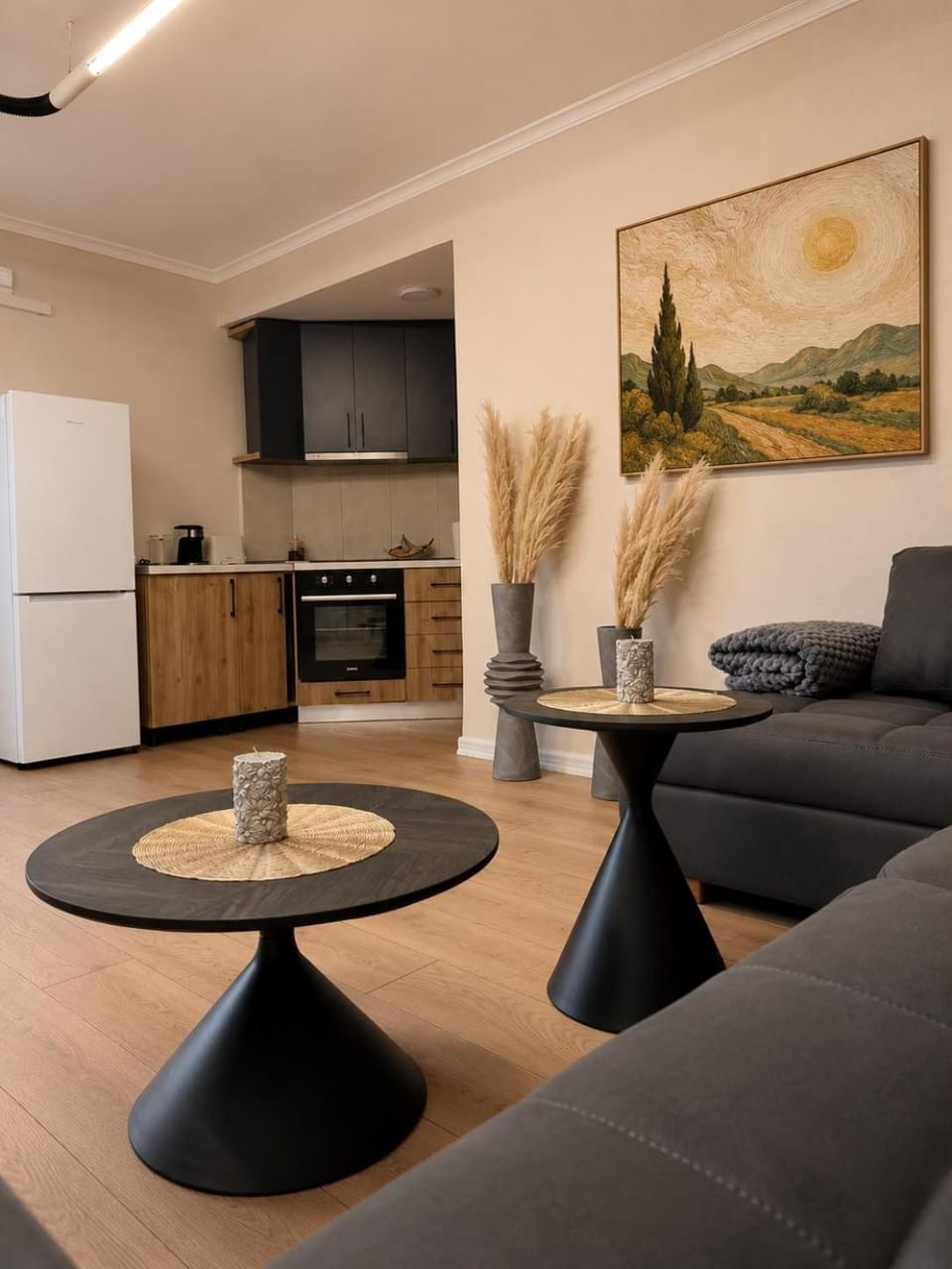 Kitchen or kitchenette, Living room, Seating area, Dining area, minibar, oven, pet friendly, stove