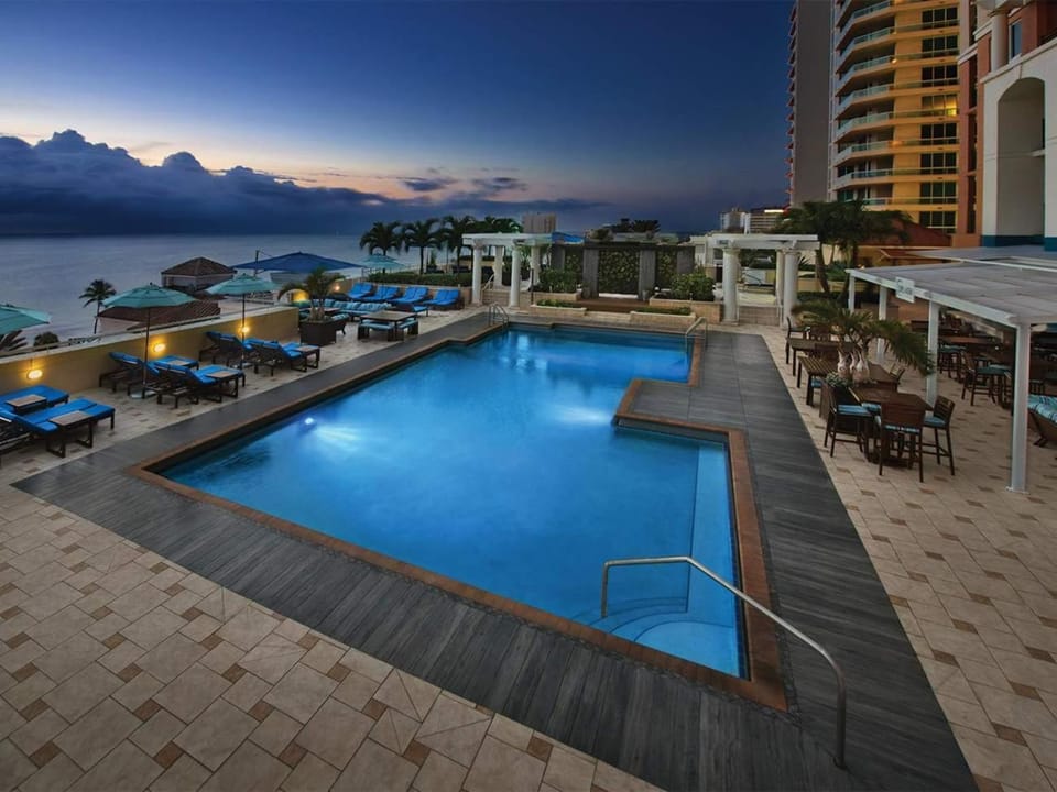 Marriott's BeachPlace Towers THREE 1BR Apartments with Resort Access House in Fort Lauderdale