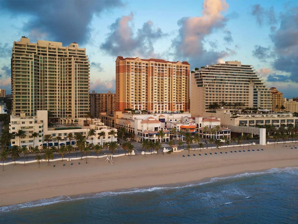 Marriott's BeachPlace Towers Three Studio Villas with Resort Access House in Fort Lauderdale