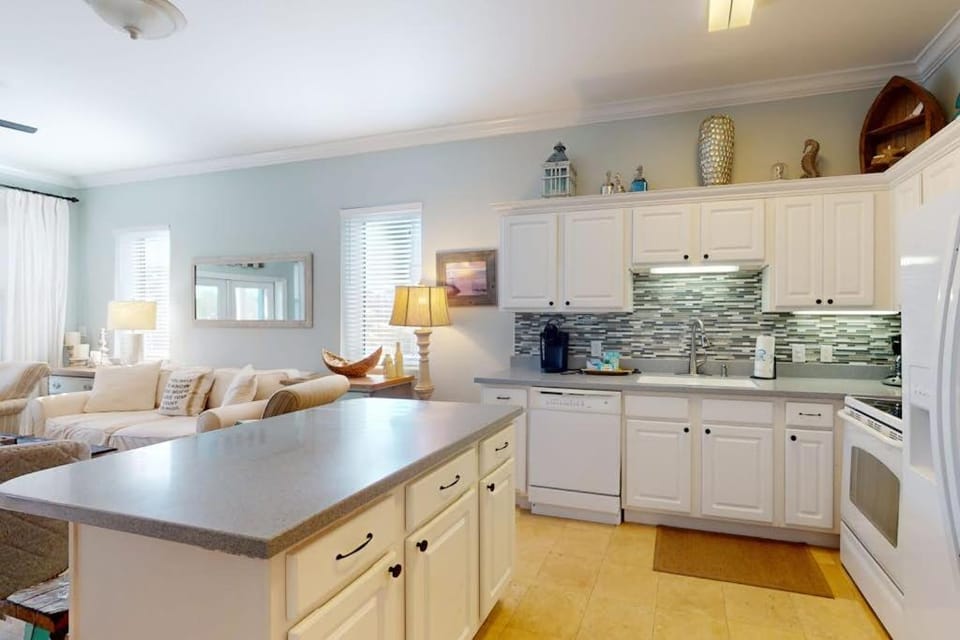 Dream escape with beach access pool bikes screened patio House in South Walton County